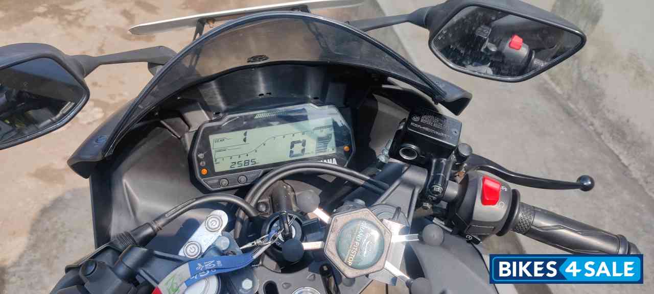 Gray Yamaha YZF R15 V3 Gray Yamaha YZF R15 V3