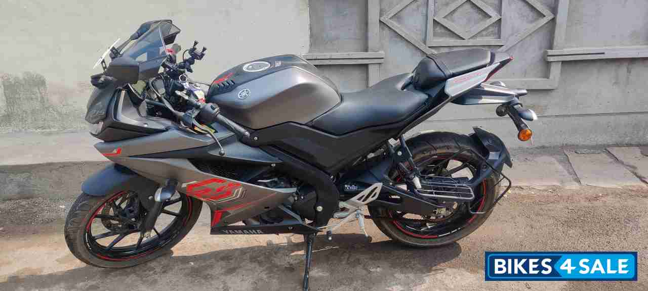 Gray Yamaha YZF R15 V3 Gray Yamaha YZF R15 V3