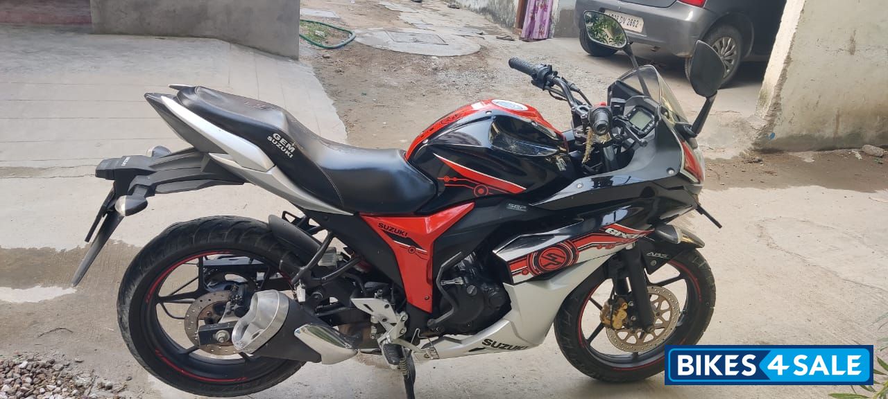 Suzuki Gixxer SF