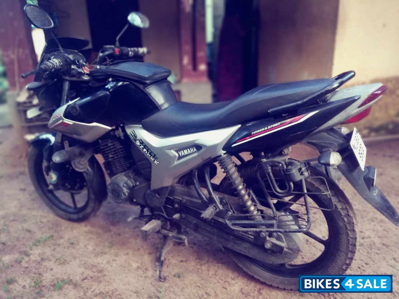 Black & Silver Yamaha SZ-R Black & Silver Yamaha SZ-R