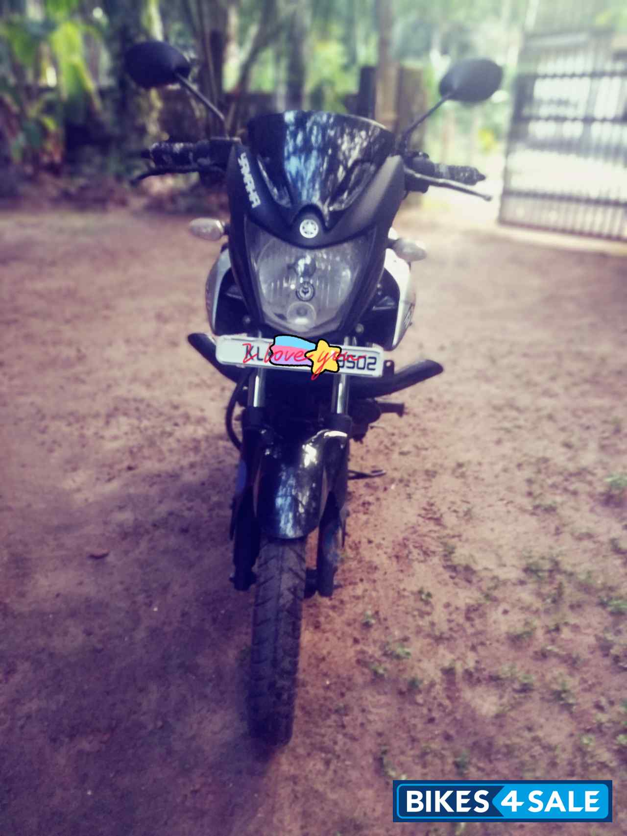 Black & Silver Yamaha SZ-R Black & Silver Yamaha SZ-R