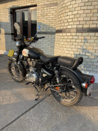 Black Royal Enfield Classic 350