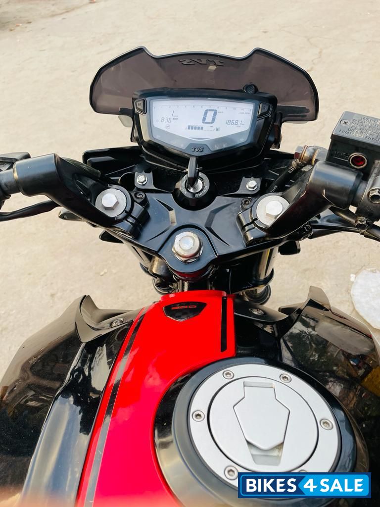 TVS Apache RTR 200 4V TVS Apache RTR 200 4V