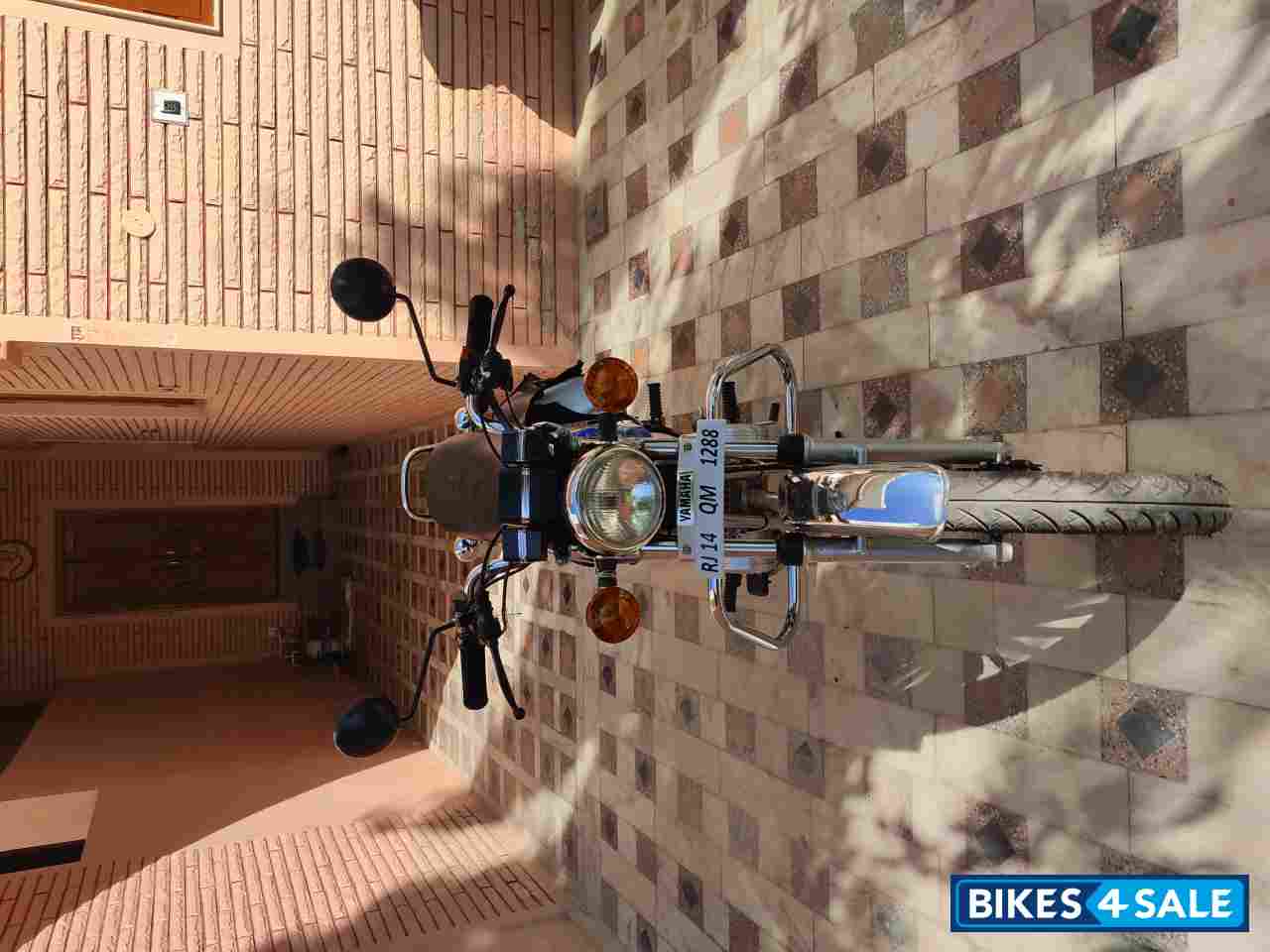 Blue Yamaha RX 135 Blue Yamaha RX 135