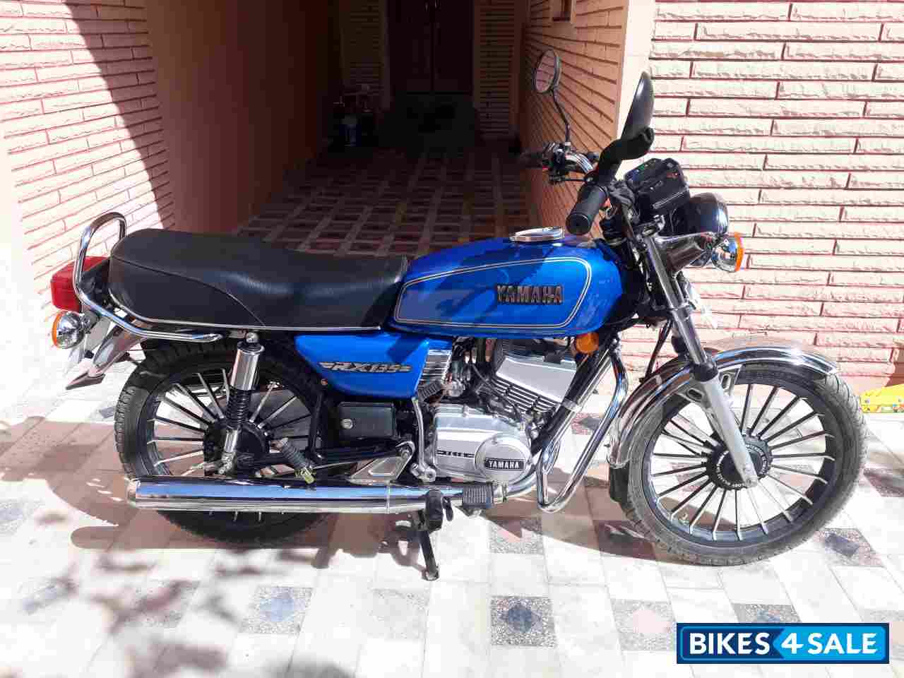 Blue Yamaha RX 135 Blue Yamaha RX 135