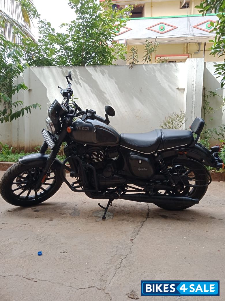 Yezdi Roadster Smoke grey Yezdi Roadster Smoke grey