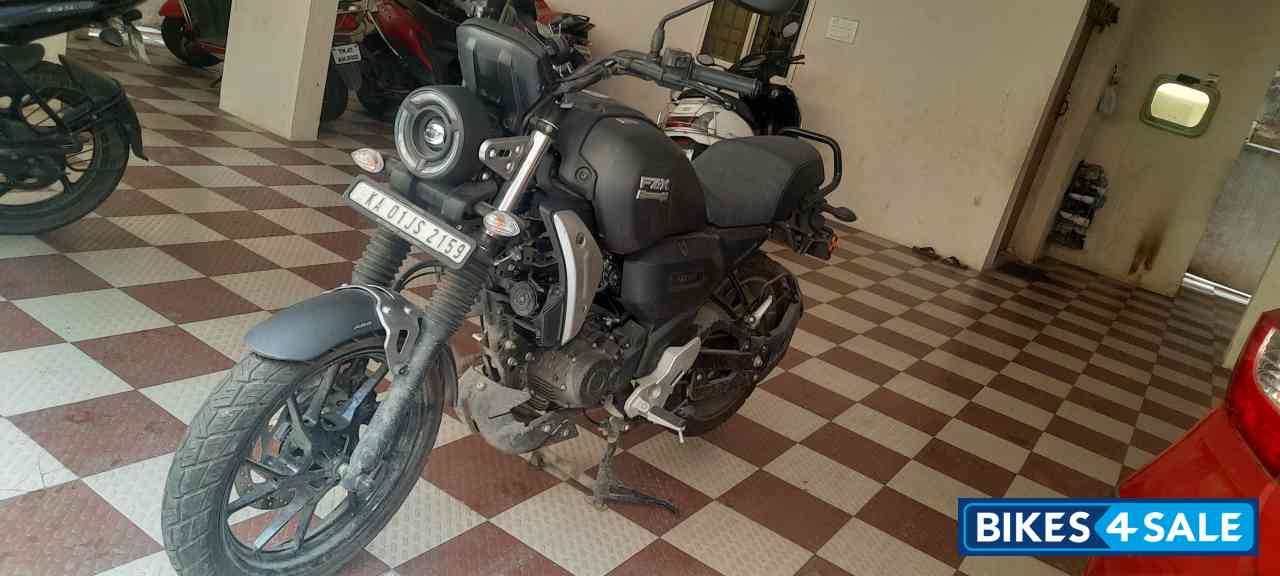 Black Yamaha FZ-X Black Yamaha FZ-X