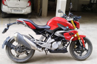 Red BMW G 310 R