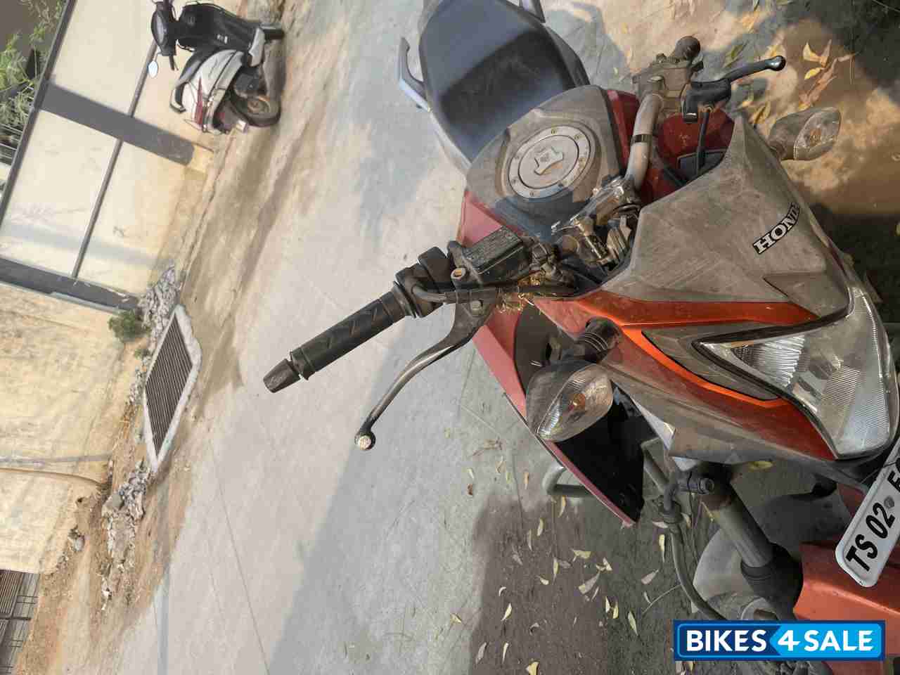 Neo Orange Honda CB Hornet 160R Neo Orange Honda CB Hornet 160R