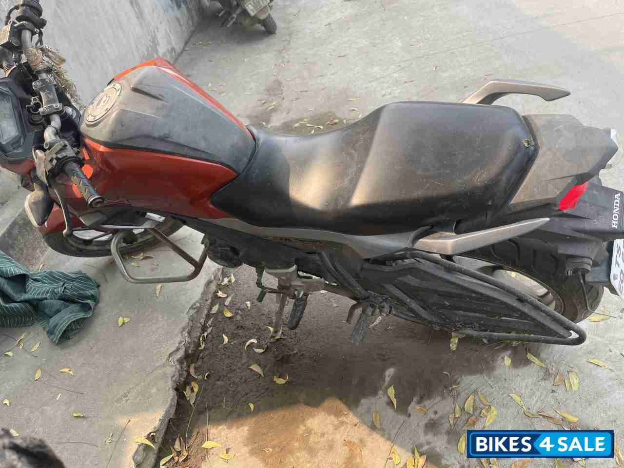 Neo Orange Honda CB Hornet 160R Neo Orange Honda CB Hornet 160R