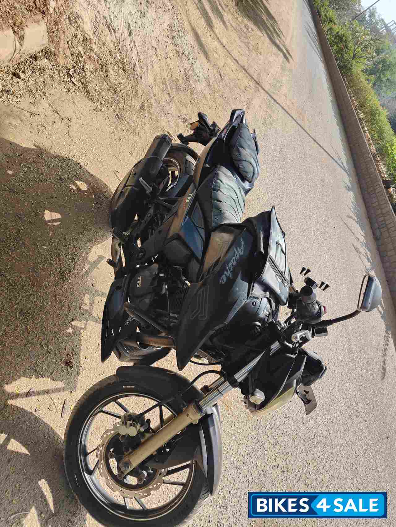 TVS Apache RTR 200 4V TVS Apache RTR 200 4V
