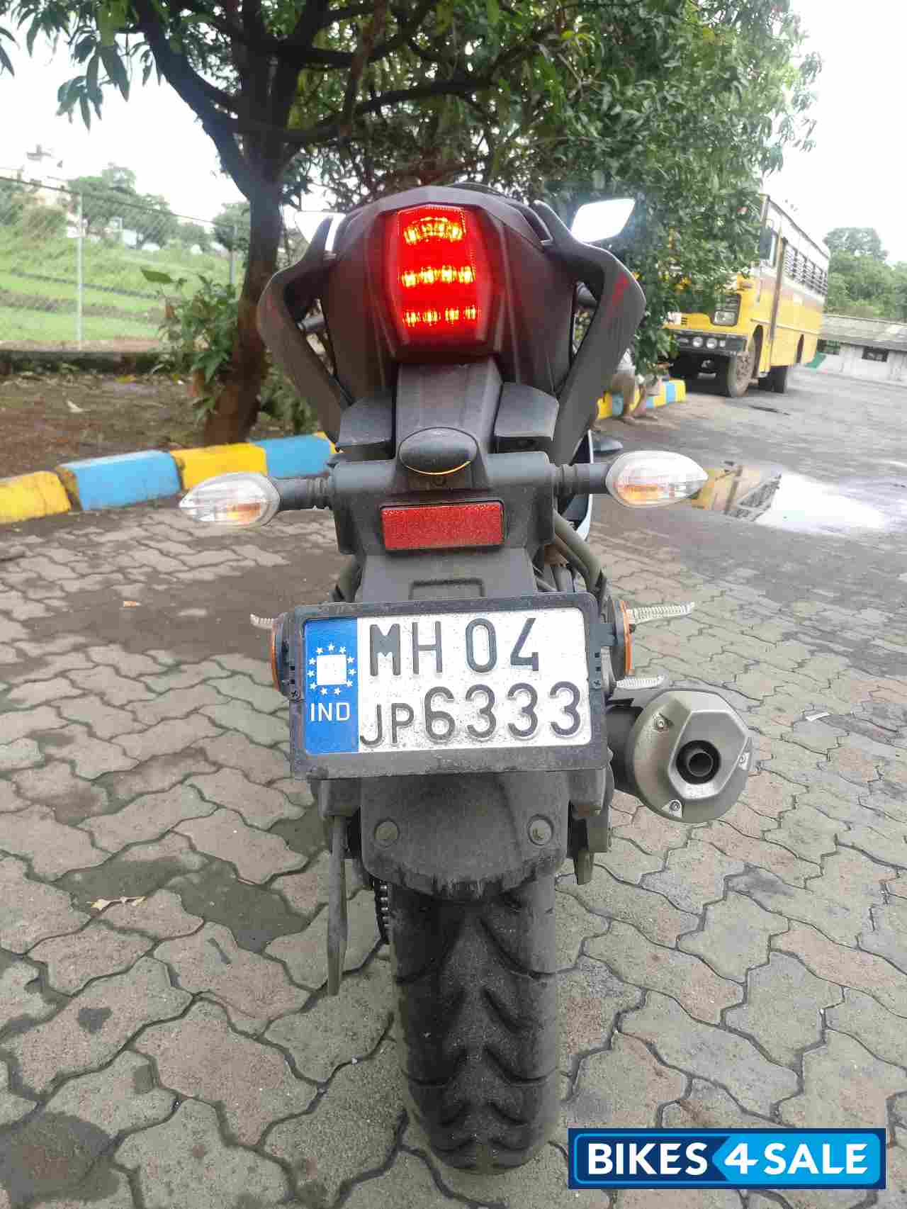 Red Yamaha YZF R15 V3 Red Yamaha YZF R15 V3