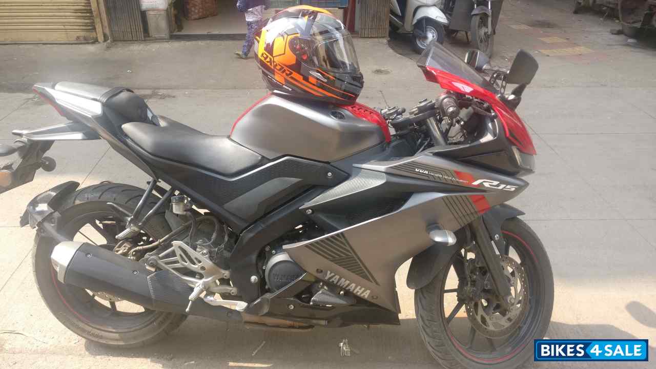 Red Yamaha YZF R15 V3 Red Yamaha YZF R15 V3