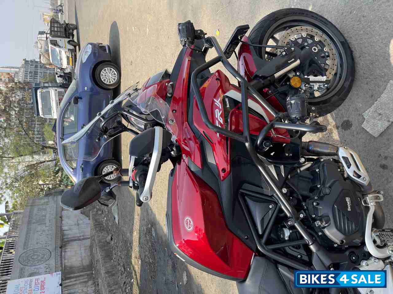 Red Benelli TRK 502 Red Benelli TRK 502