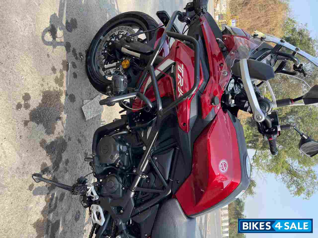 Red Benelli TRK 502 Red Benelli TRK 502