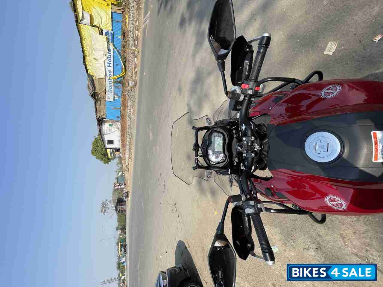 Red Benelli TRK 502 Red Benelli TRK 502