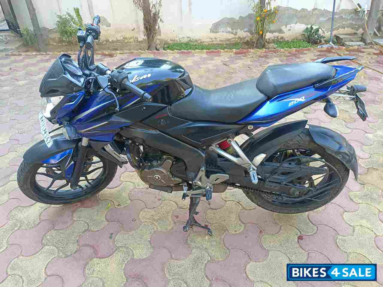Blue Nd Black Bajaj Pulsar 200 NS Blue Nd Black Bajaj Pulsar 200 NS