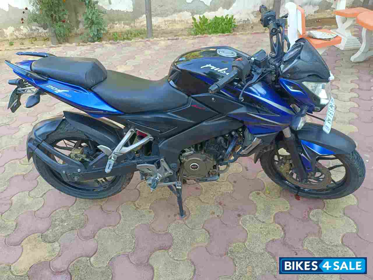 Blue Nd Black Bajaj Pulsar 200 NS Blue Nd Black Bajaj Pulsar 200 NS