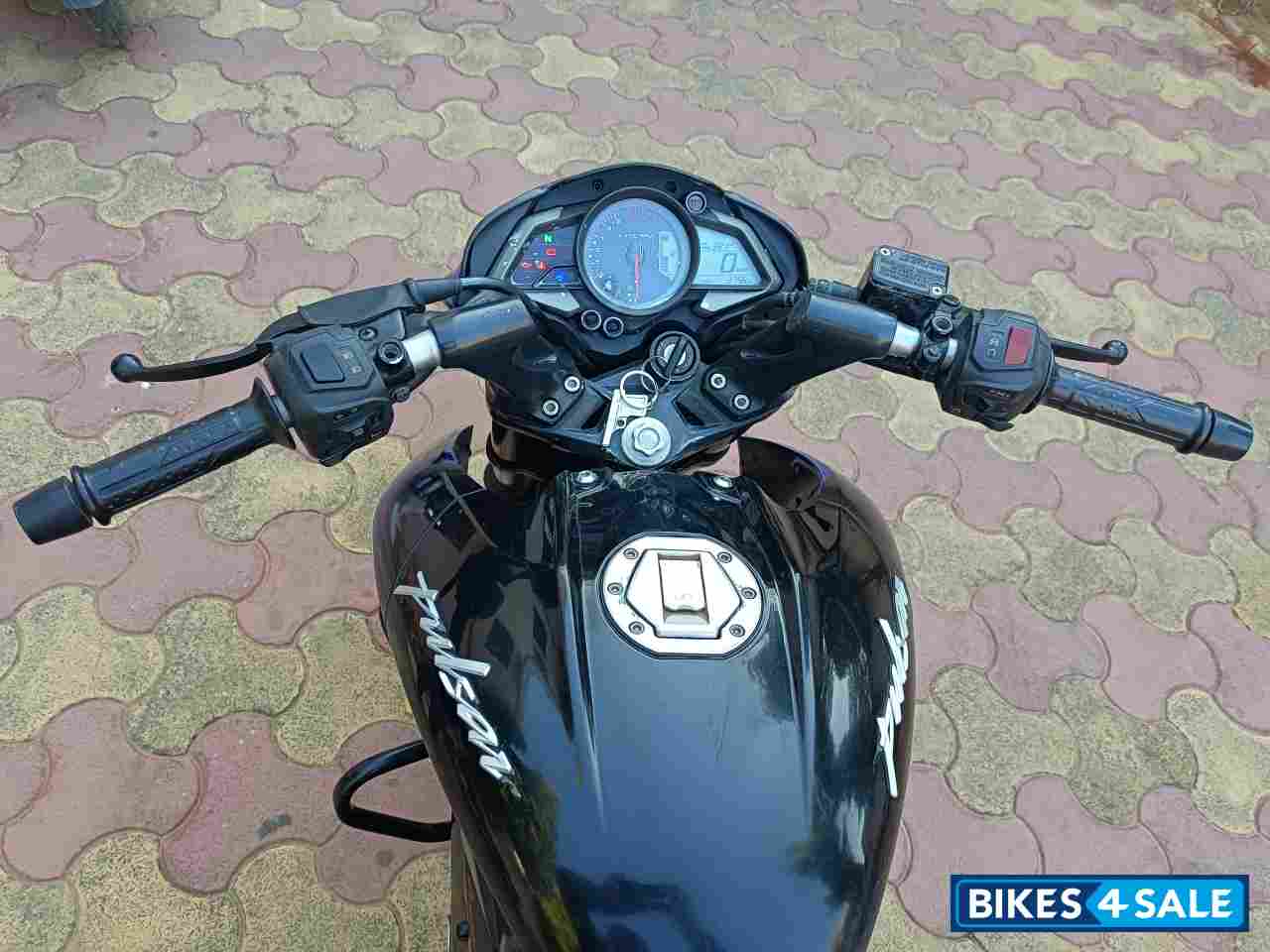 Blue Nd Black Bajaj Pulsar 200 NS Blue Nd Black Bajaj Pulsar 200 NS