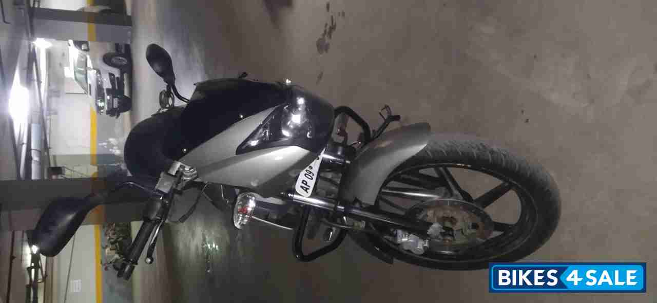 Gray Bajaj Pulsar 150 Gray Bajaj Pulsar 150