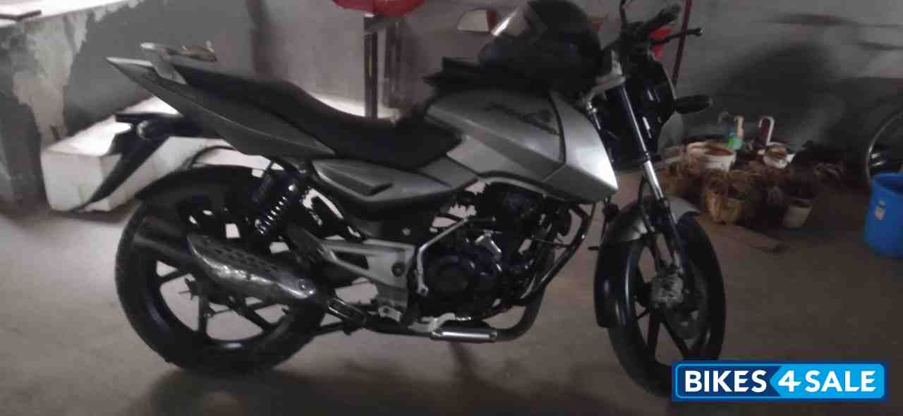 Gray Bajaj Pulsar 150 Gray Bajaj Pulsar 150