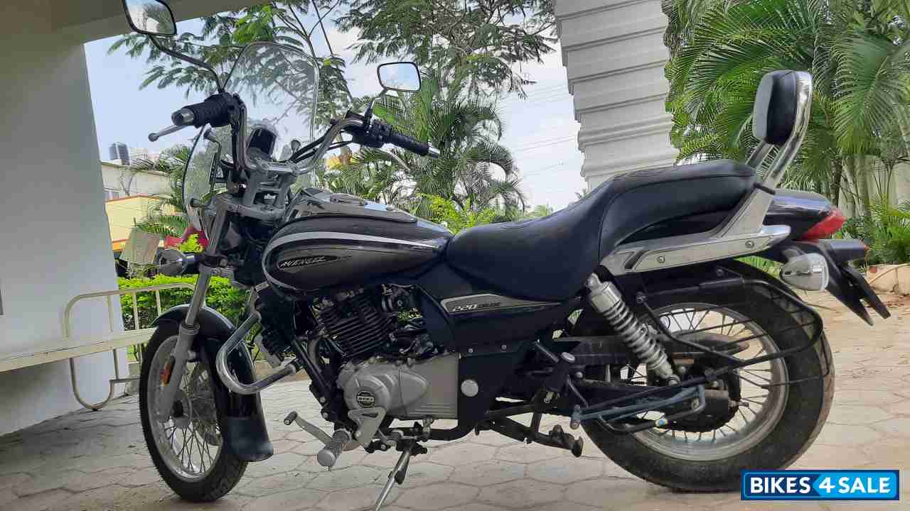 Bajaj Avenger Cruise 220 BS6
