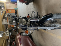 Black Bajaj Avenger 220 DTS-i