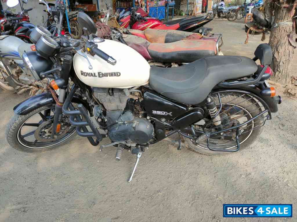 White And Black Royal Enfield Thunderbird X 350 White And Black Royal Enfield Thunderbird X 350