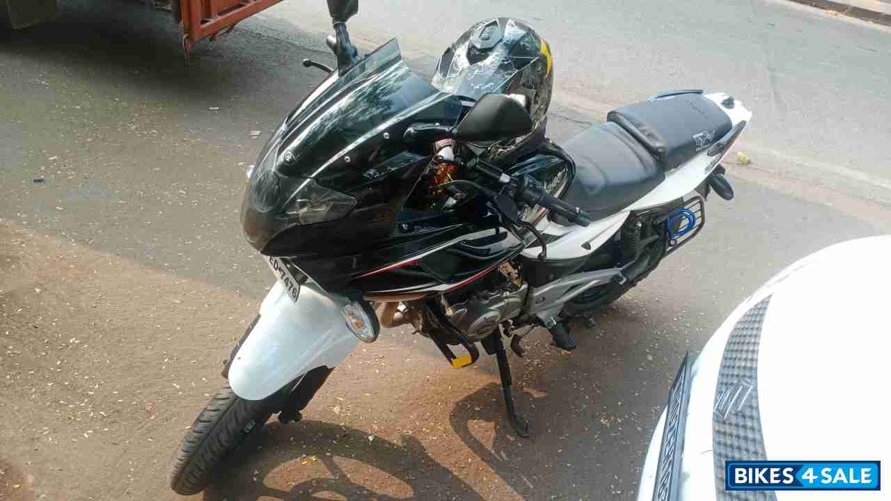 Bajaj Pulsar 220F Bajaj Pulsar 220F