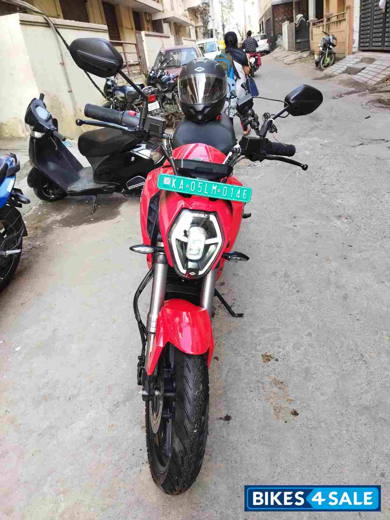 Revolt RV 400 Revolt RV 400