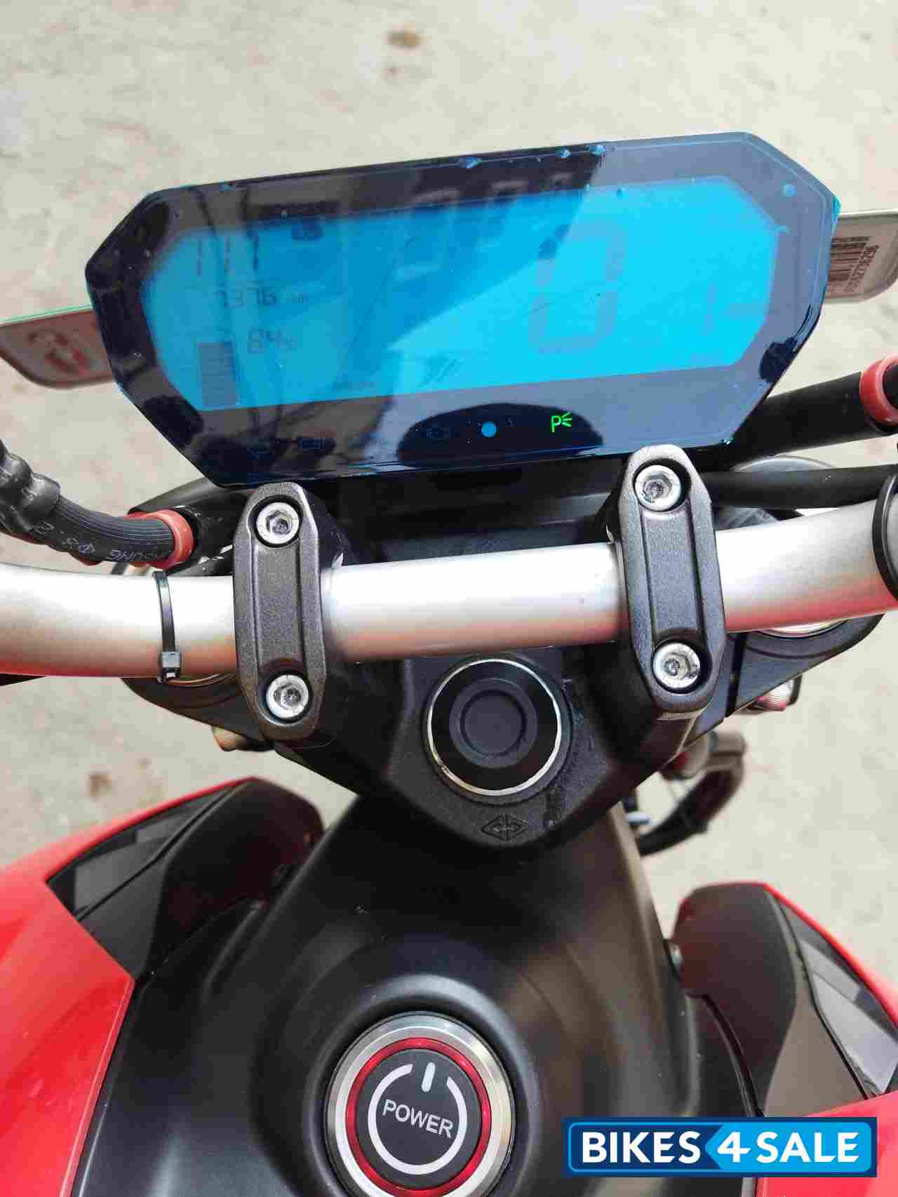 Revolt RV 400 Revolt RV 400