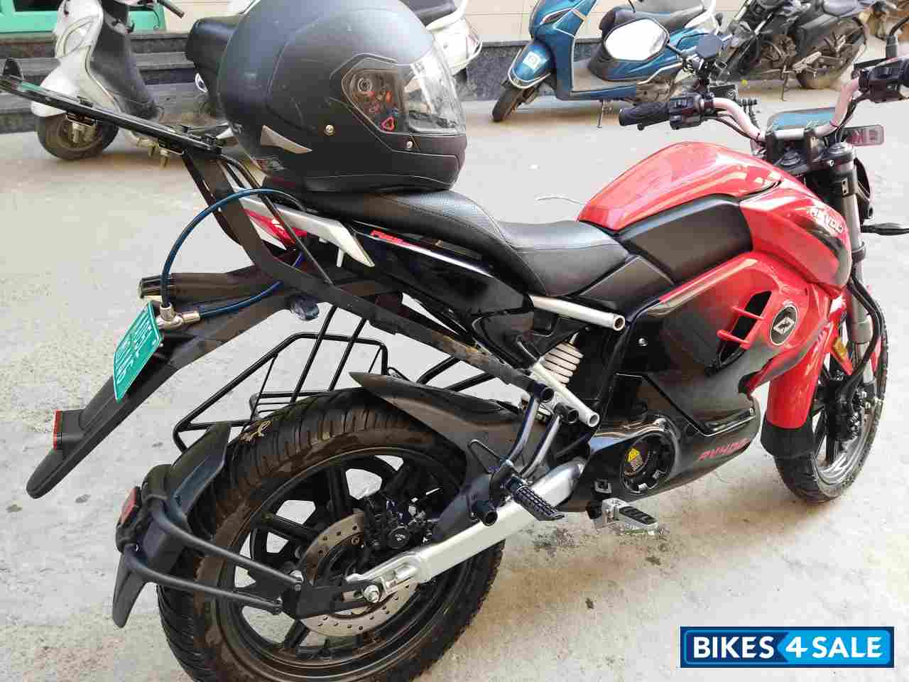 Revolt RV 400 Revolt RV 400