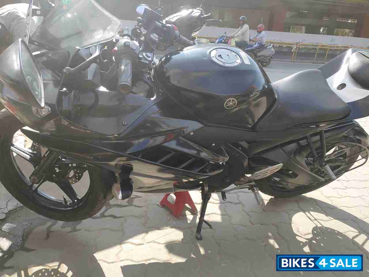 Black Silver Yamaha YZF R15 V2 Black Silver Yamaha YZF R15 V2