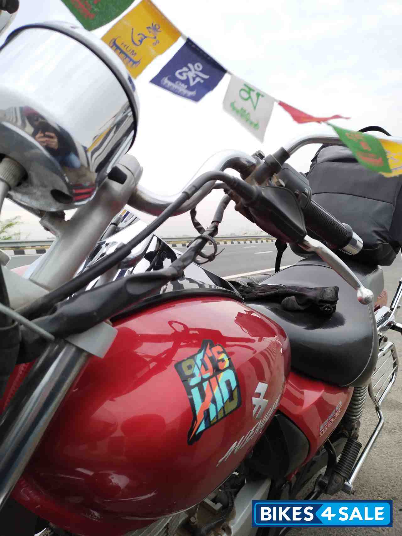 Wine Red Bajaj Avenger 220 DTS-i