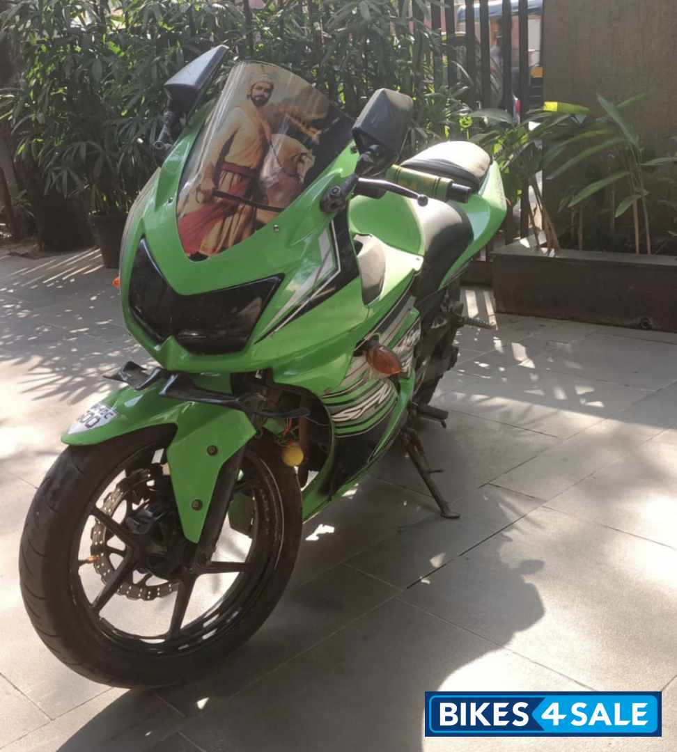 Neon Green Kawasaki Ninja 250R Neon Green Kawasaki Ninja 250R