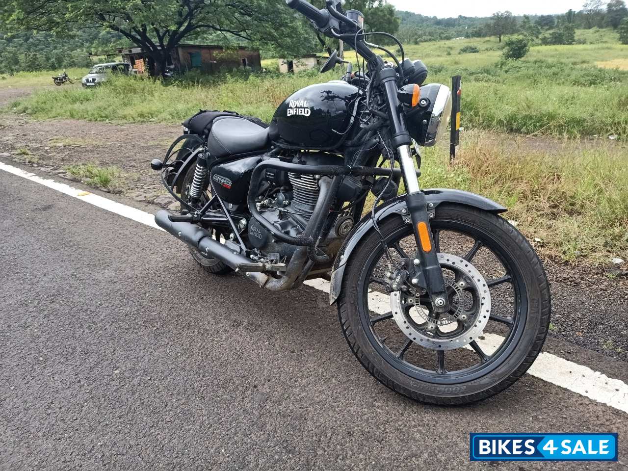 Royal Enfield Meteor 350 Fireball Royal Enfield Meteor 350 Fireball