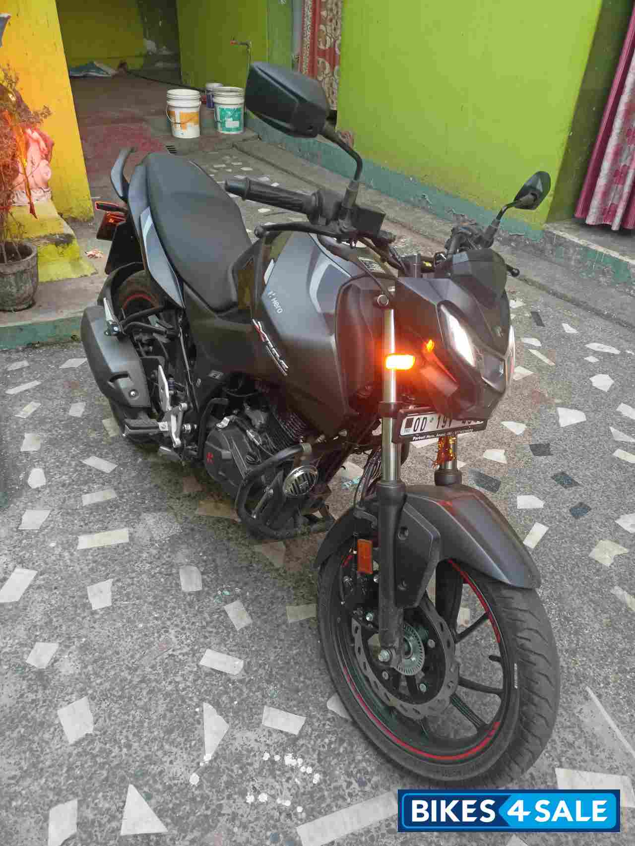 Hero Xtreme 160R Stealth Edition Hero Xtreme 160R Stealth Edition