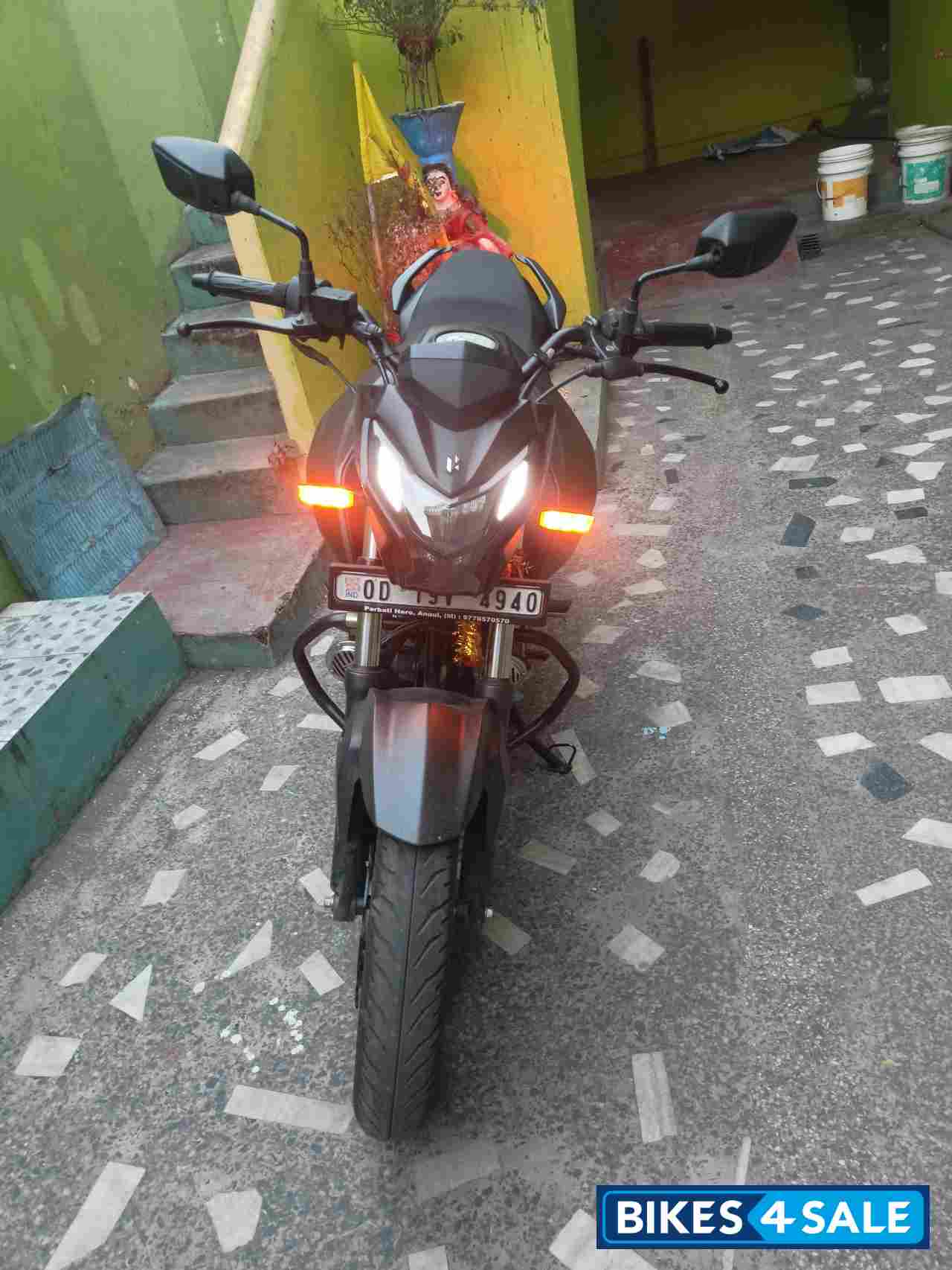 Hero Xtreme 160R Stealth Edition Hero Xtreme 160R Stealth Edition