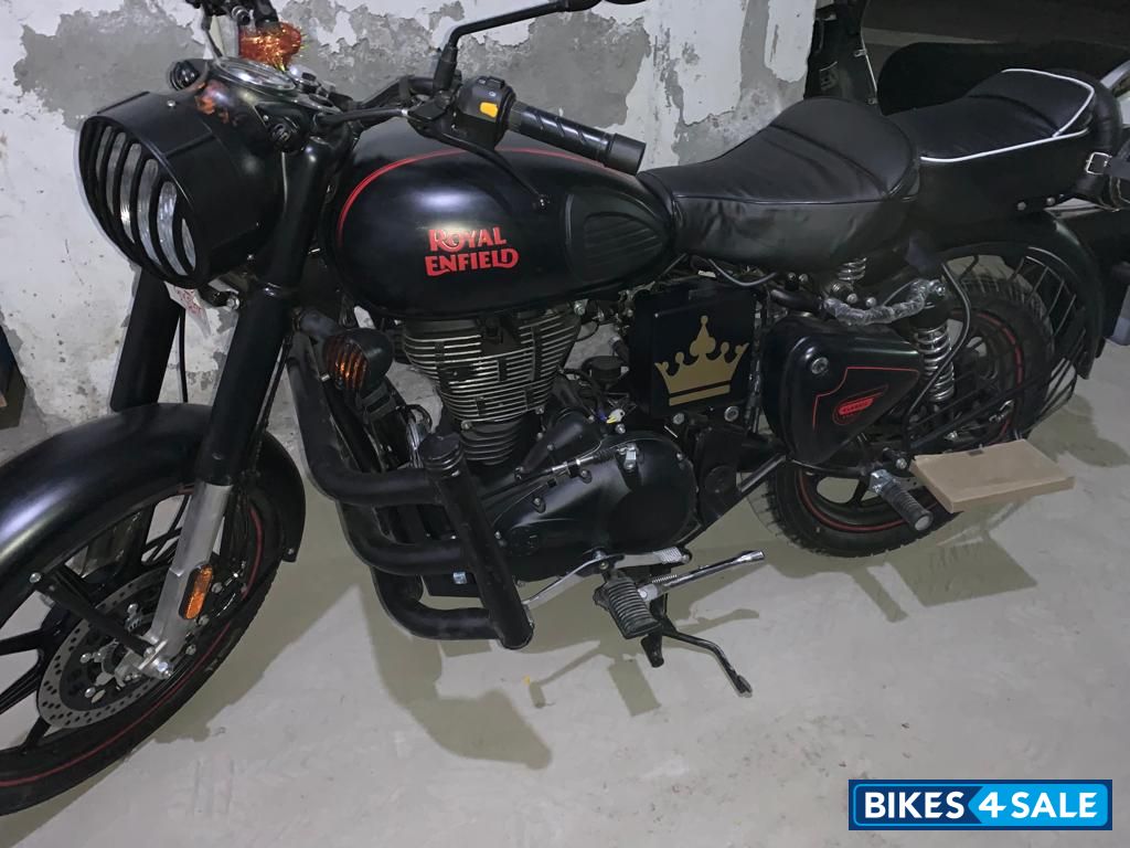 Royal Enfield Classic Stealth Black