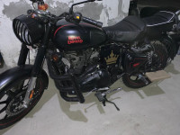Royal Enfield Classic Stealth Black