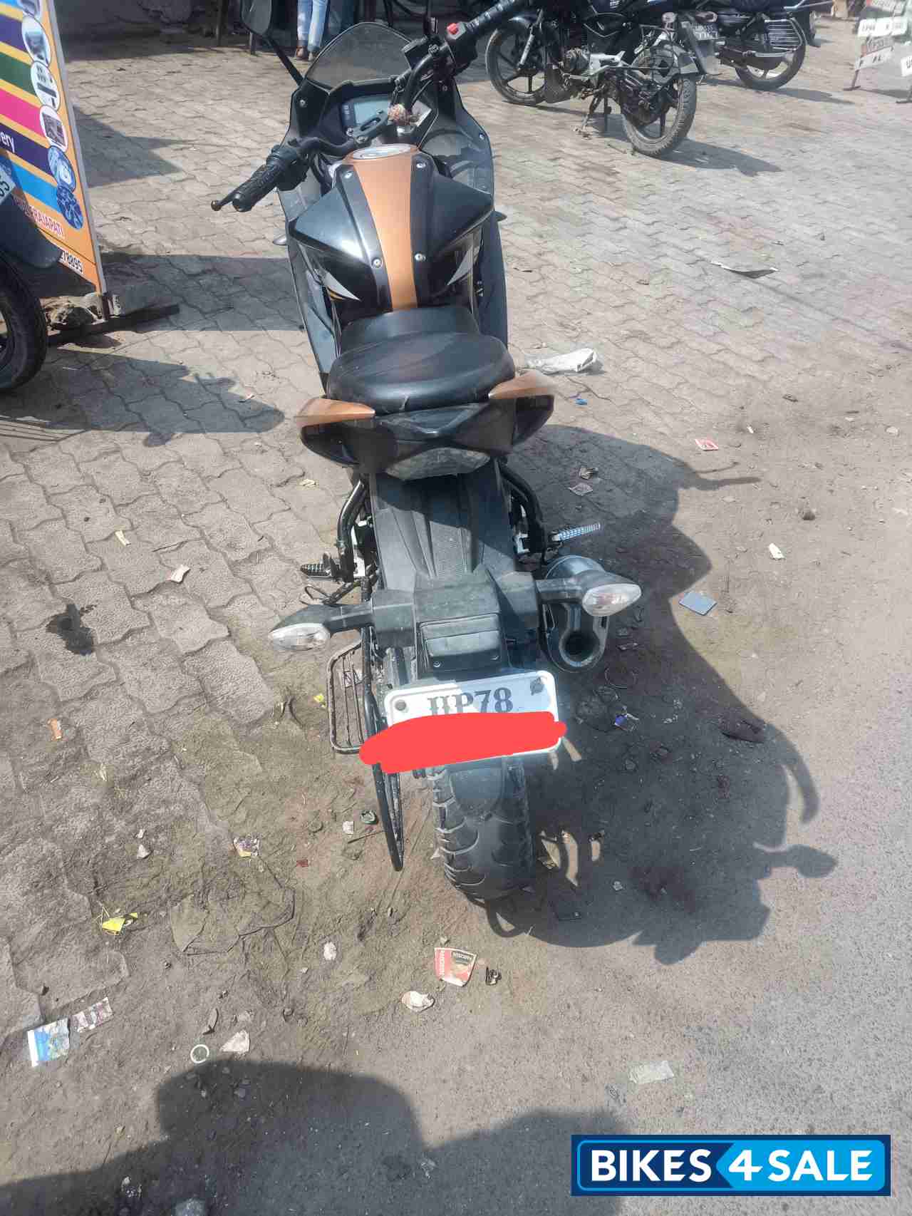 Golden Black Suzuki Gixxer SF SP Golden Black Suzuki Gixxer SF SP