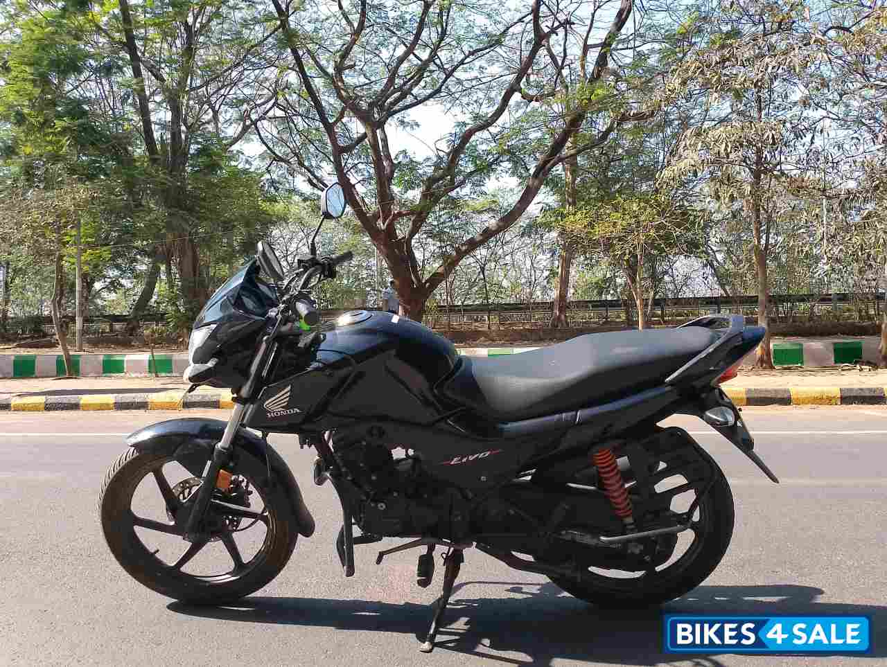 Black Honda Livo 110 Black Honda Livo 110