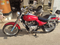 Red Bajaj Avenger 220 DTS-i