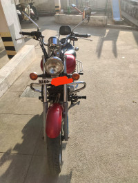 Red Bajaj Avenger 220 DTS-i