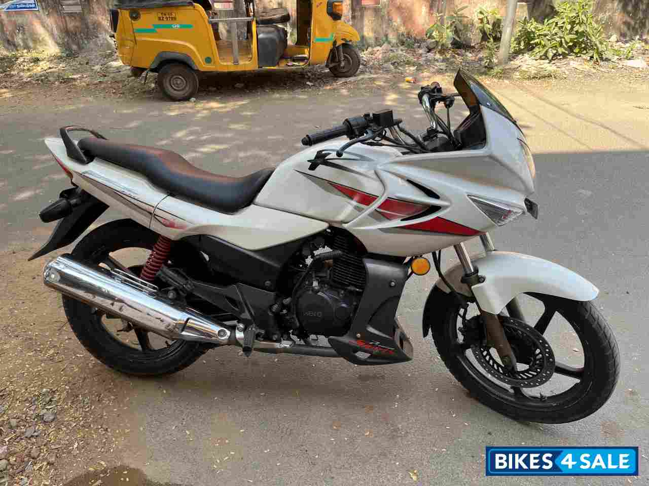 White Hero Karizma R White Hero Karizma R