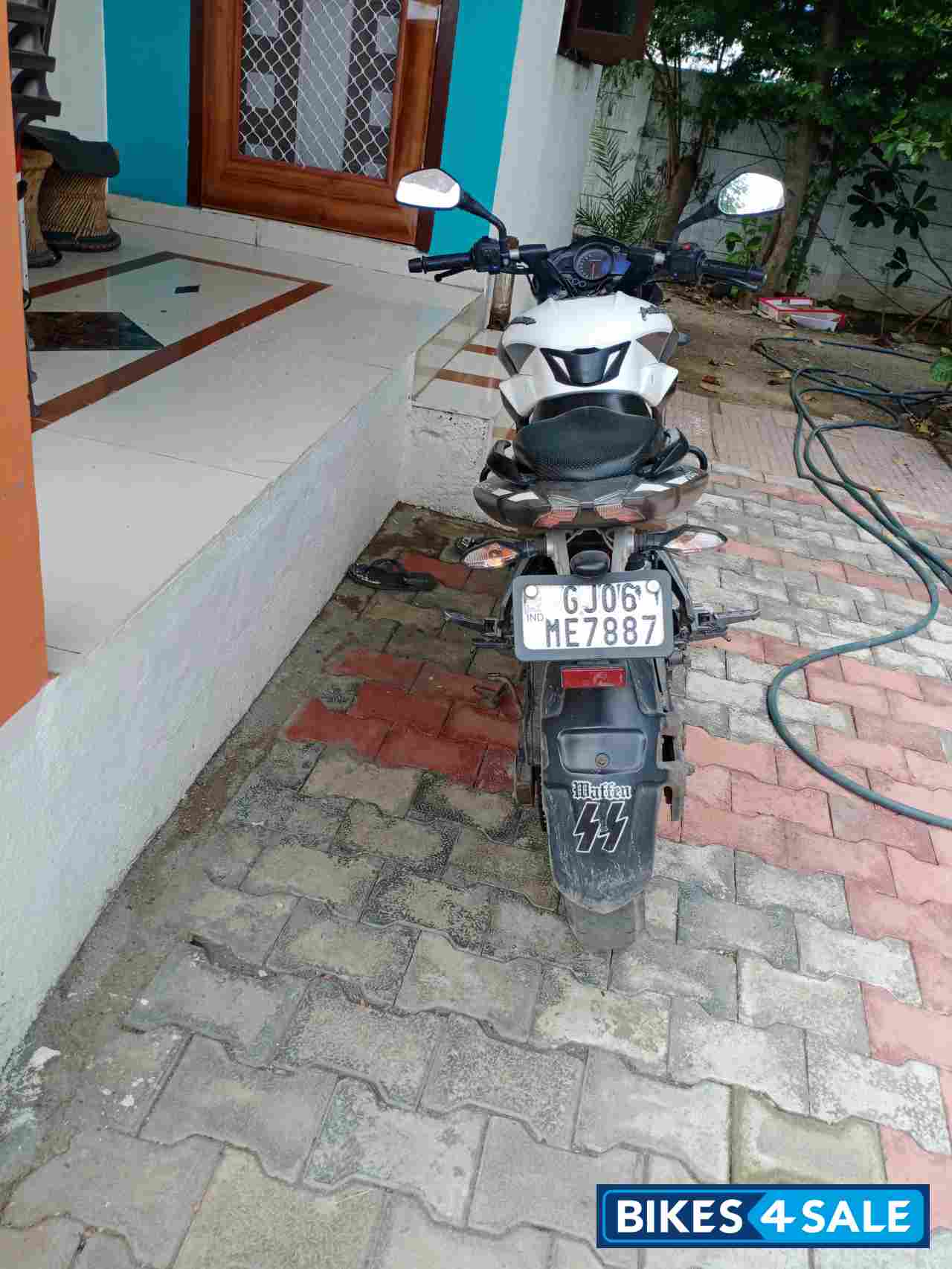 White Colour Bajaj Pulsar 200 NS ABS White Colour Bajaj Pulsar 200 NS ABS