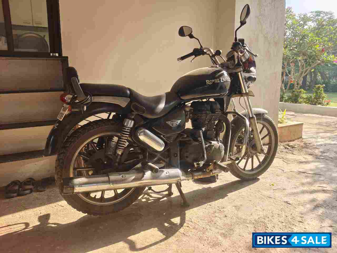 Black Royal Enfield Thunderbird 350 Black Royal Enfield Thunderbird 350