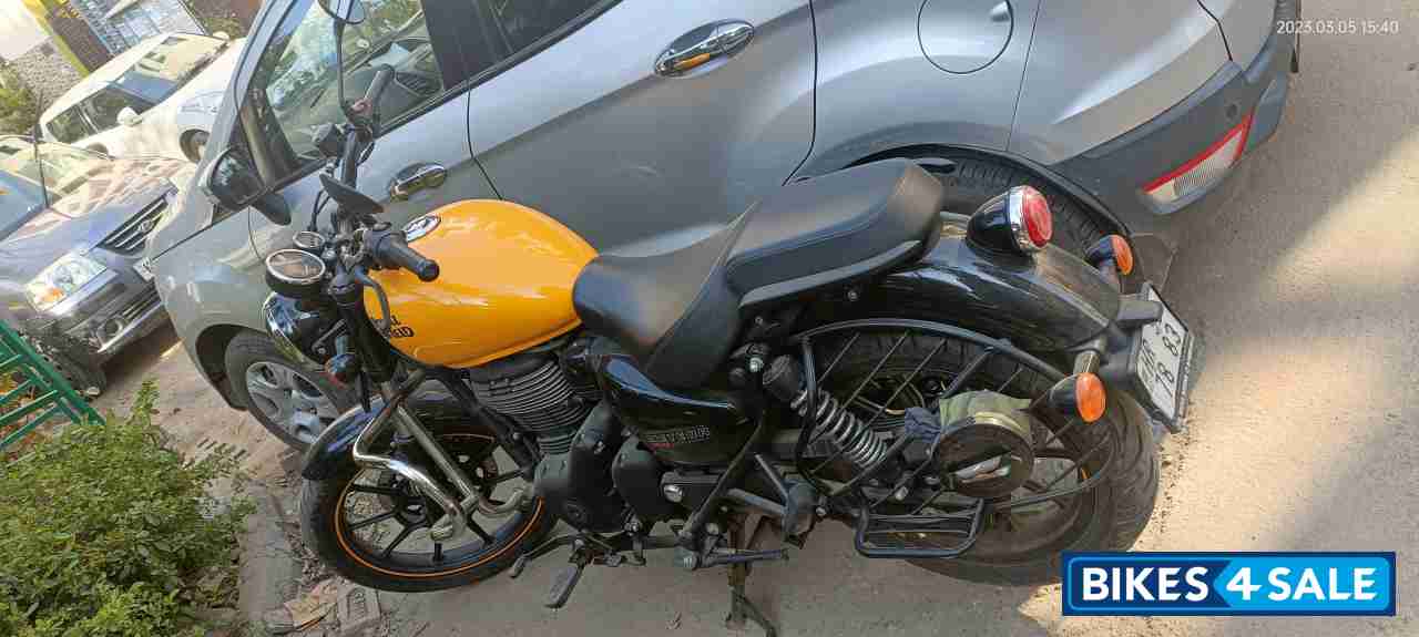 Yellow Royal Enfield Meteor 350 Fireball Yellow Royal Enfield Meteor 350 Fireball