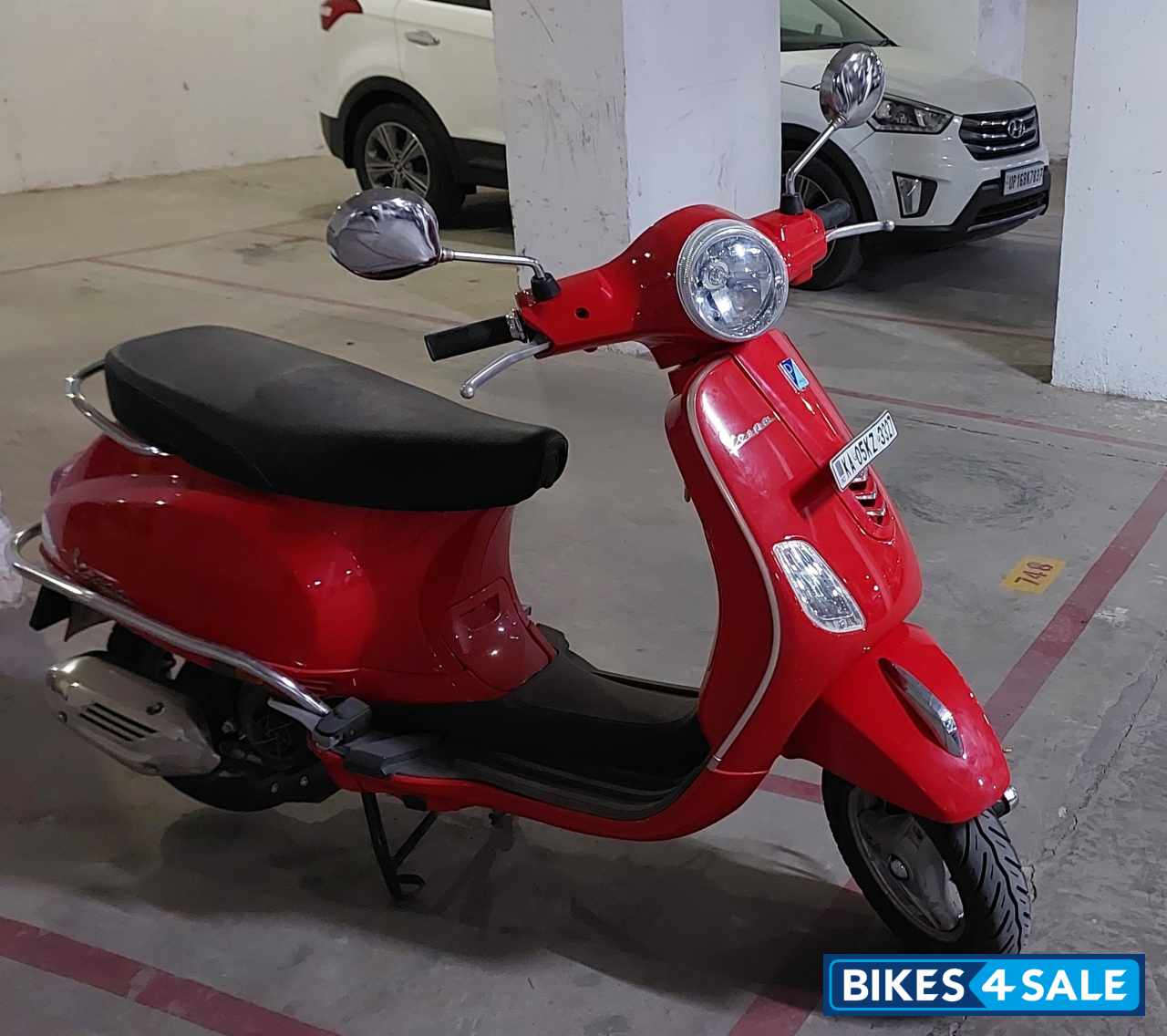 Red Vespa ZX 125 BS6 Red Vespa ZX 125 BS6