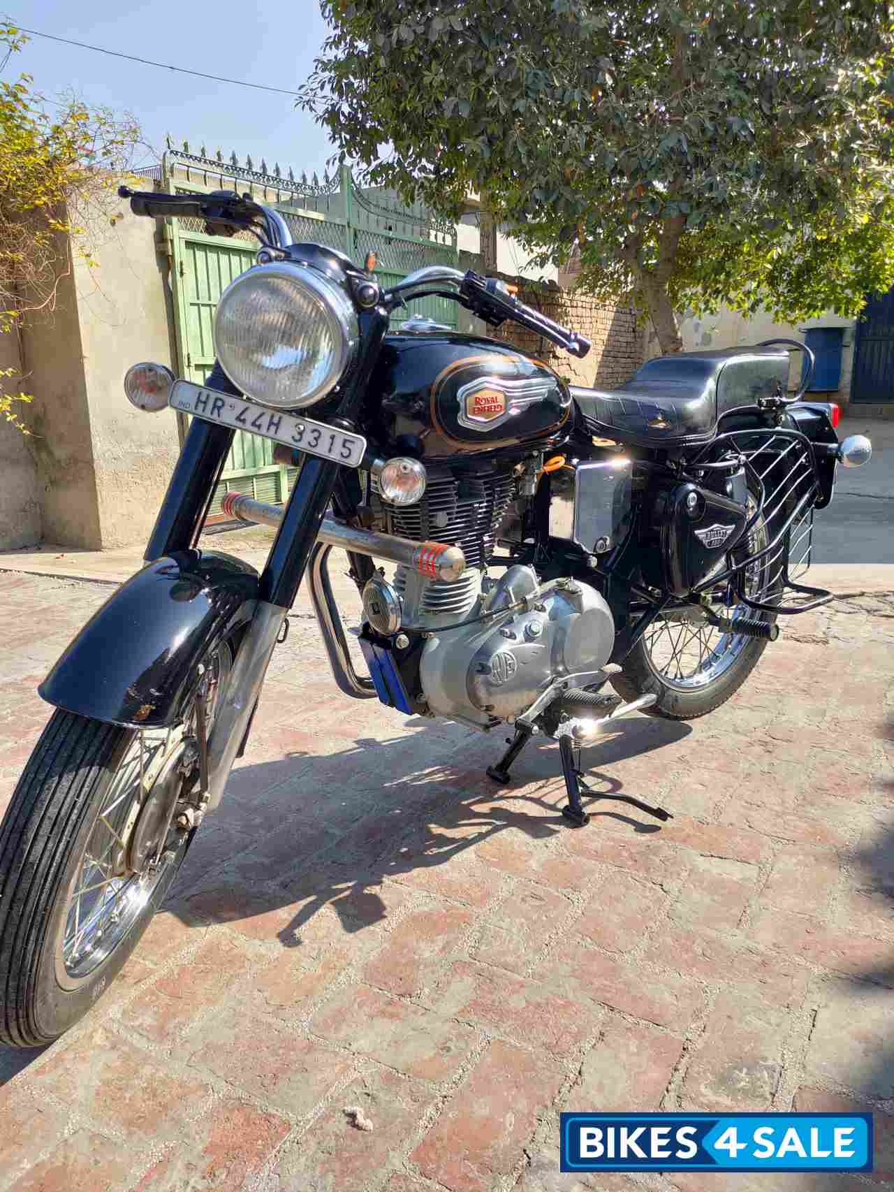 Black Royal Enfield Bullet Standard 350 Black Royal Enfield Bullet Standard 350